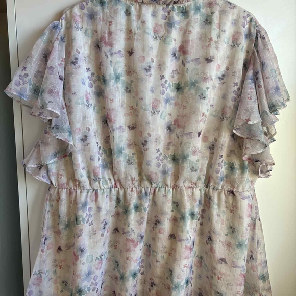 Floral Ruffle Sleeve Dress - Picture 2 of 2